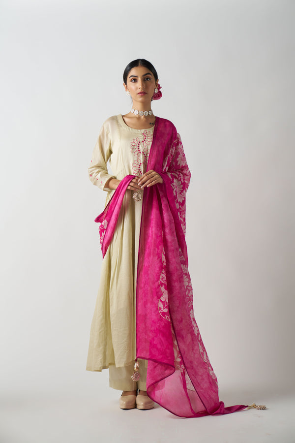 Off White 3 Piece Suit With Fuchsia Pink Dupatta