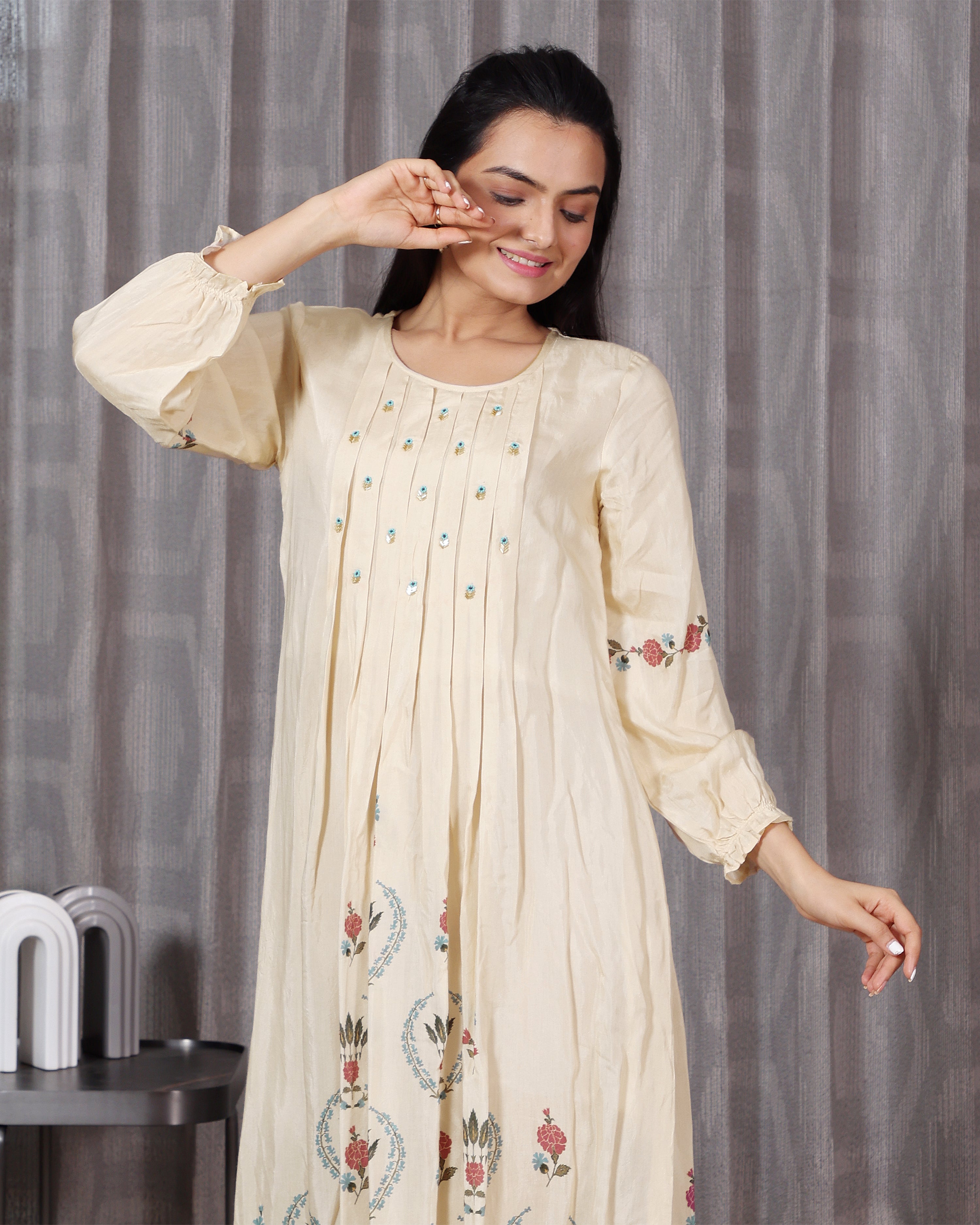 Noor - Beige Flared Dress
