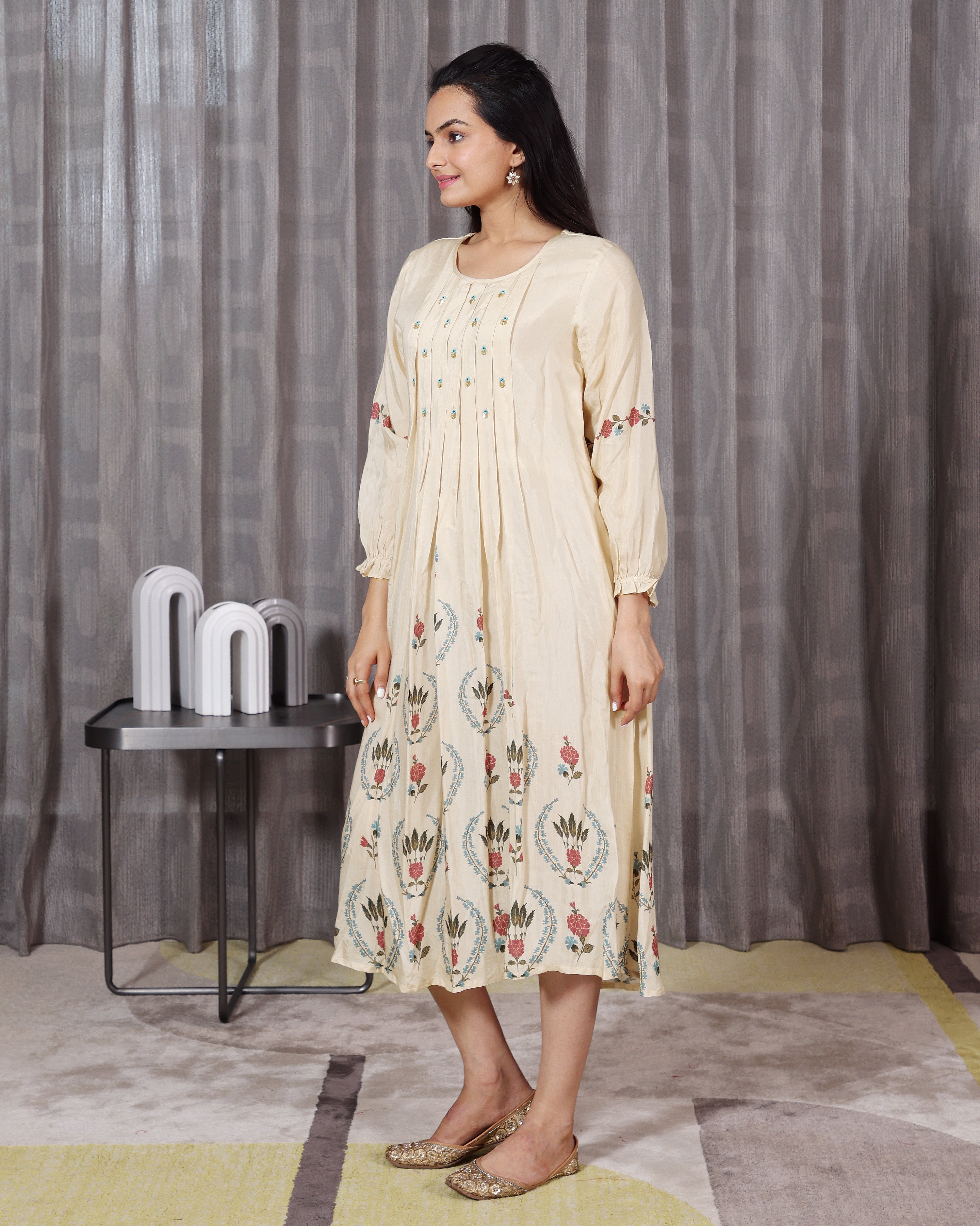 Noor - Beige Flared Dress